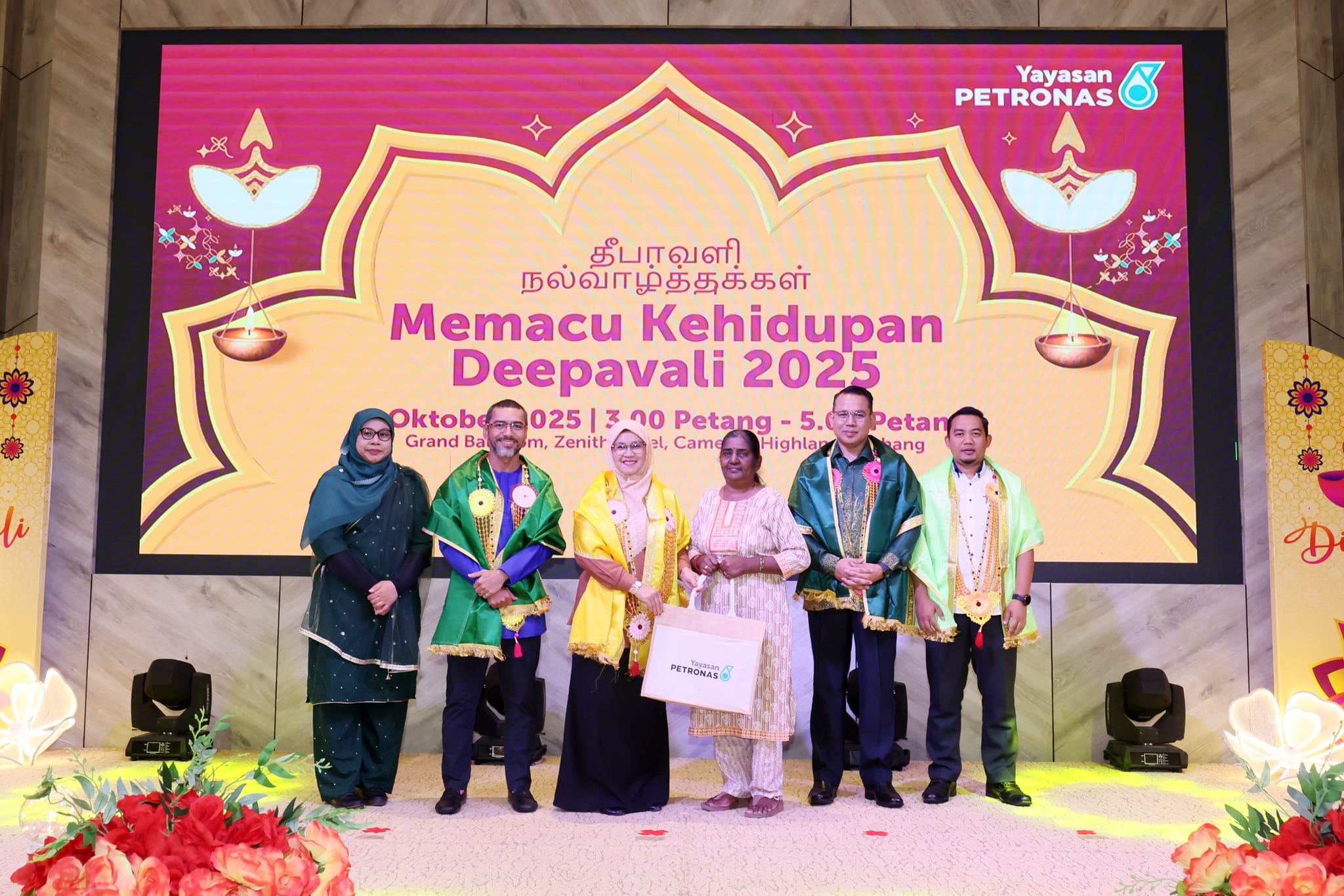 Yayasan PETRONAS Bangkitkan Keceriaan  Keluarga  sempena Deepavali